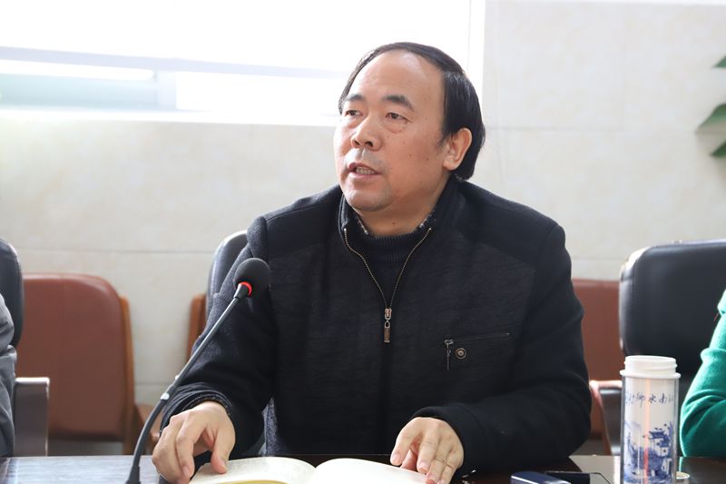 我校教導(dǎo)處、教科室組織召開(kāi)教研組長(zhǎng)工作協(xié)調(diào)會(huì)