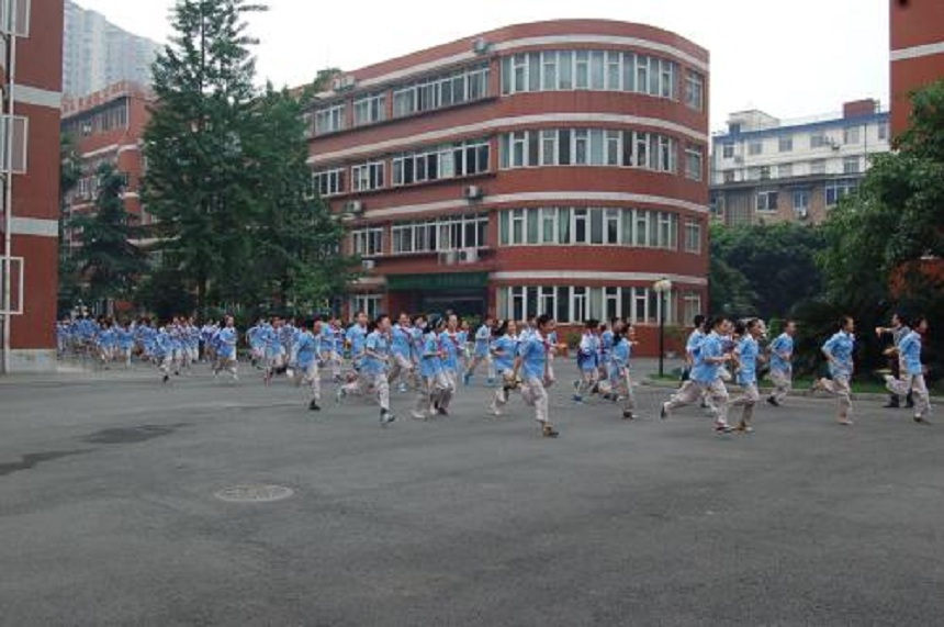 北師大成都實驗中學(xué)學(xué)費是多少?