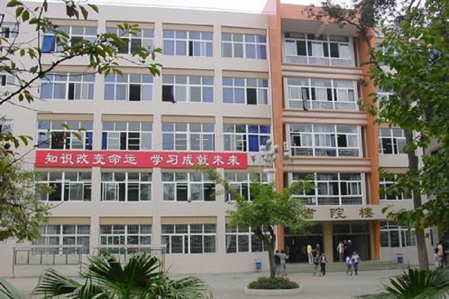 新都二中校園環(huán)境怎么樣？