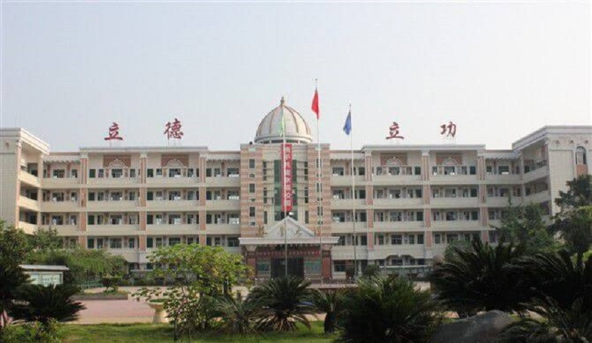 資陽(yáng)中學(xué)環(huán)境好不好？