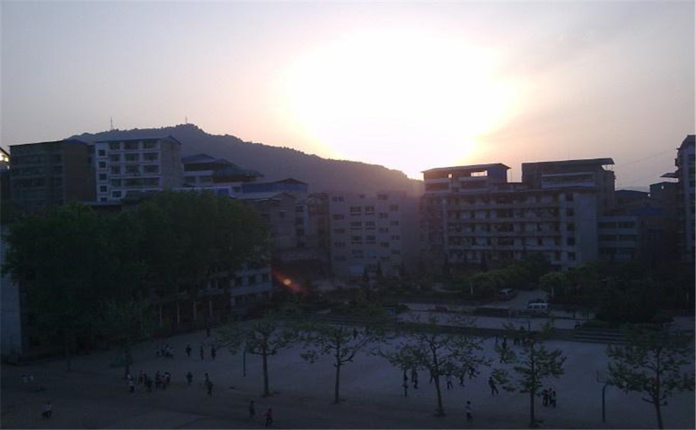 平昌縣第二中學(xué)2020年招生簡(jiǎn)章公布了嗎？