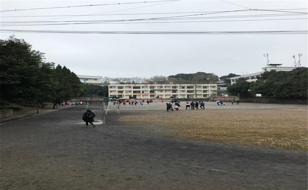 內(nèi)江十二中2020年收費(fèi)標(biāo)準(zhǔn)是多少？