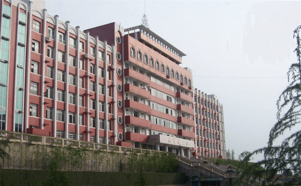 南充十一中2020年學(xué)校學(xué)費(fèi)多少錢一年？