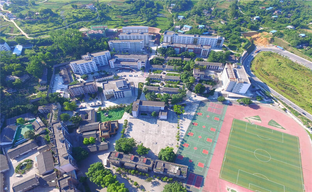 蓬安中學學校環(huán)境怎么樣？