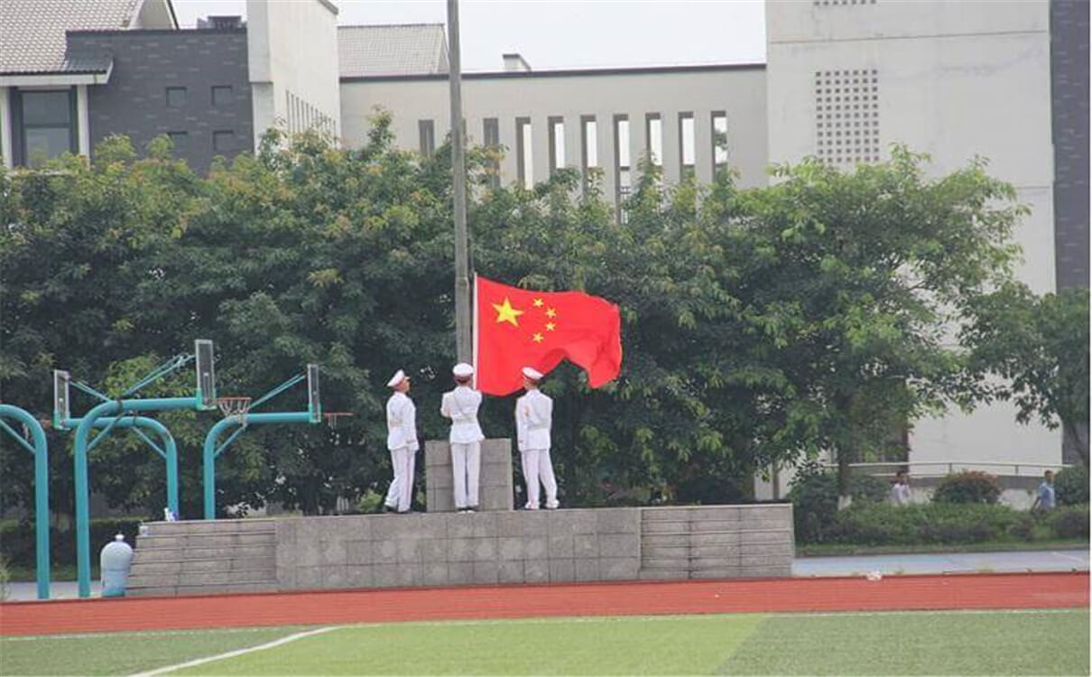 石室白馬中學(xué)高中部的錄取分?jǐn)?shù)是多少？