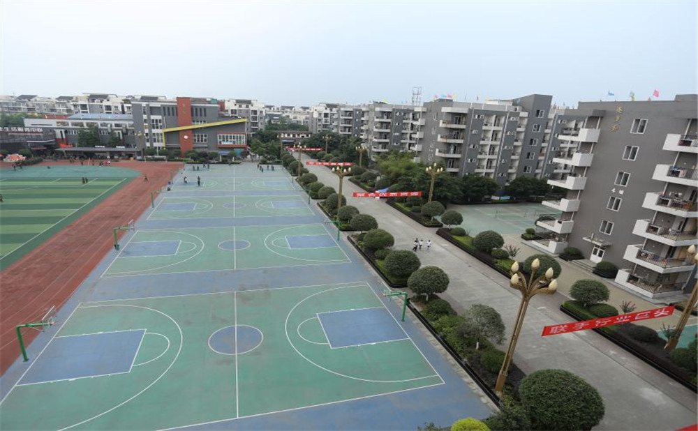 大彎中學去年的錄取分數(shù)線是多少？