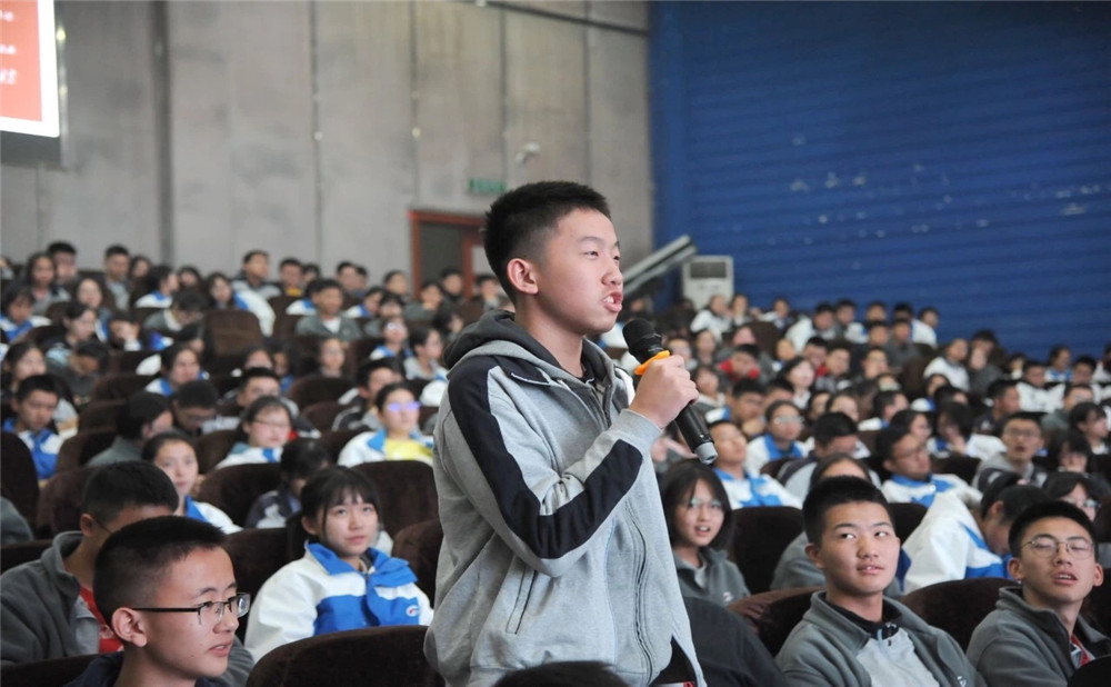 成都棠湖外國語學(xué)校怎么樣？