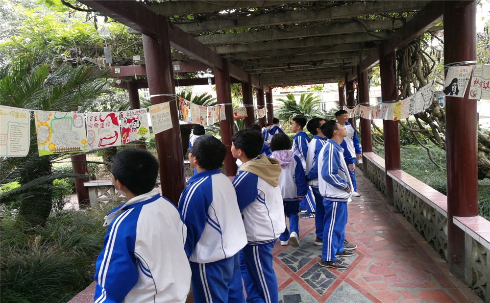 棠湖中學(xué)錄取分?jǐn)?shù)是多少？