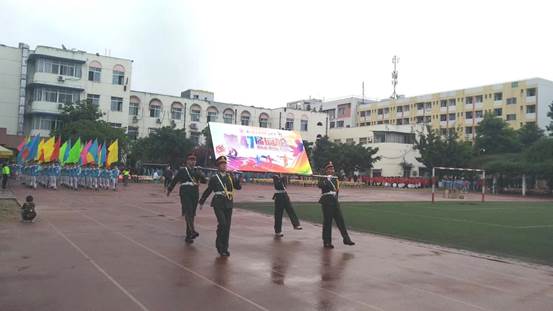 西南交通大學(xué)附屬中學(xué)高中一年的學(xué)費(fèi)是多少？