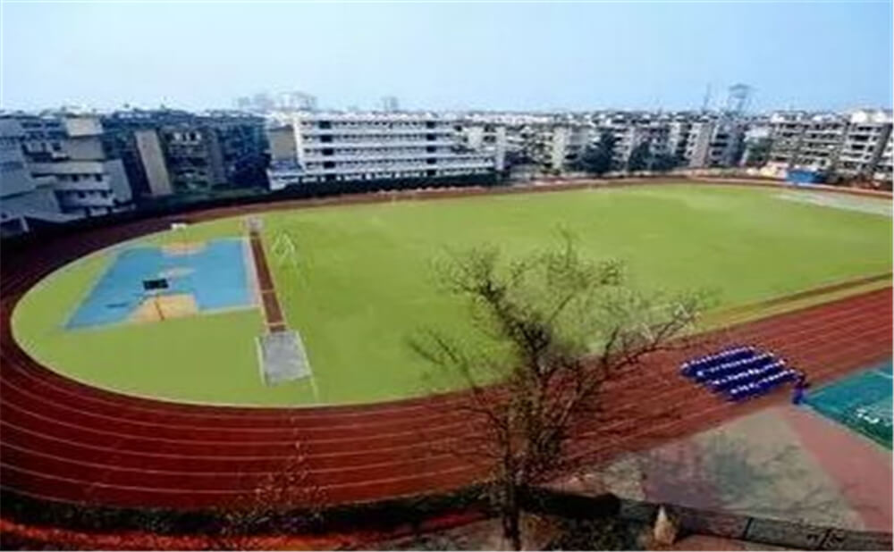 成都實(shí)外新都五龍山學(xué)校的住宿怎么樣？