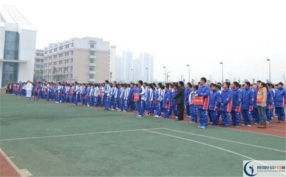 成都石室蜀都中學(xué)的學(xué)費(fèi)收費(fèi)標(biāo)準(zhǔn)是多少？
