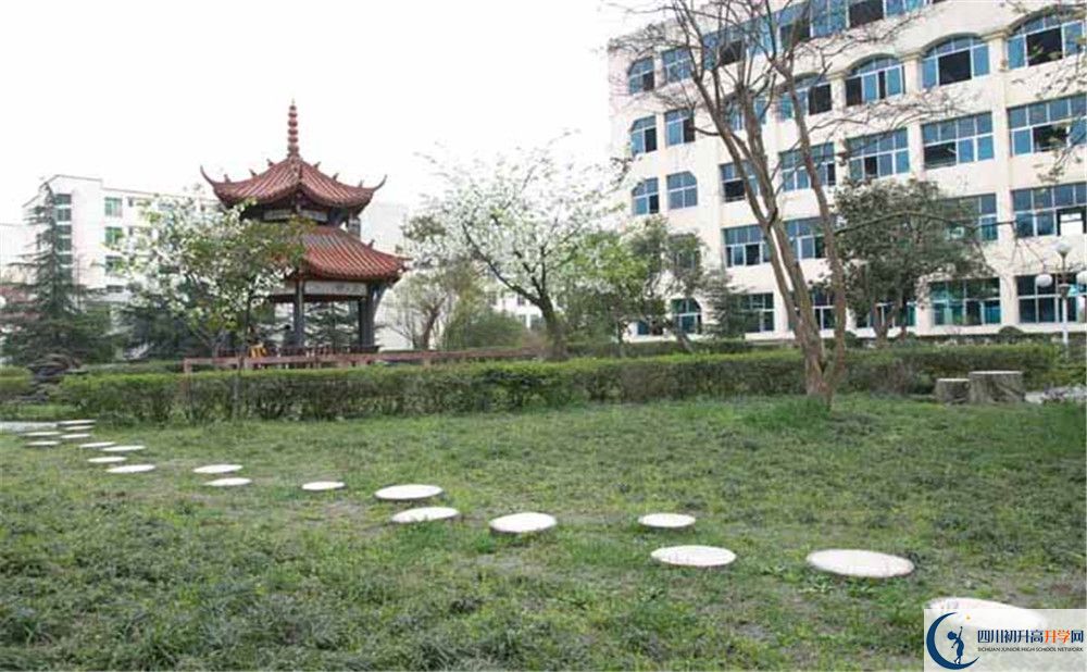 都江堰外國語實驗學(xué)校的2020分?jǐn)?shù)線是多少？