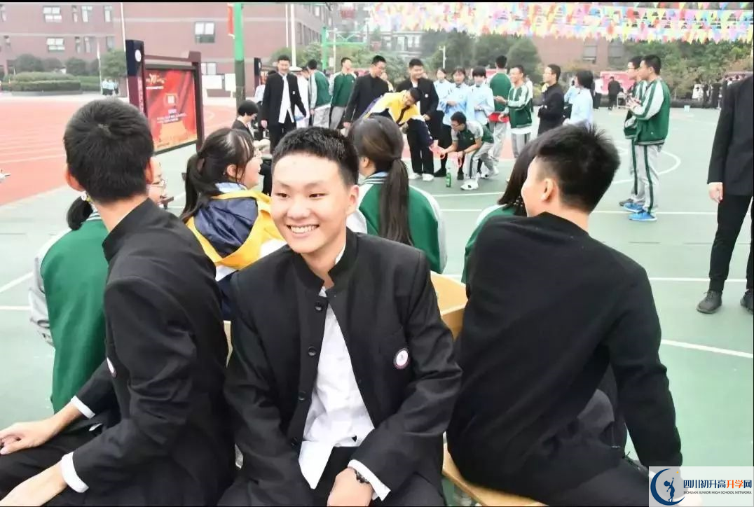 成都外國語學校的老師好不好？