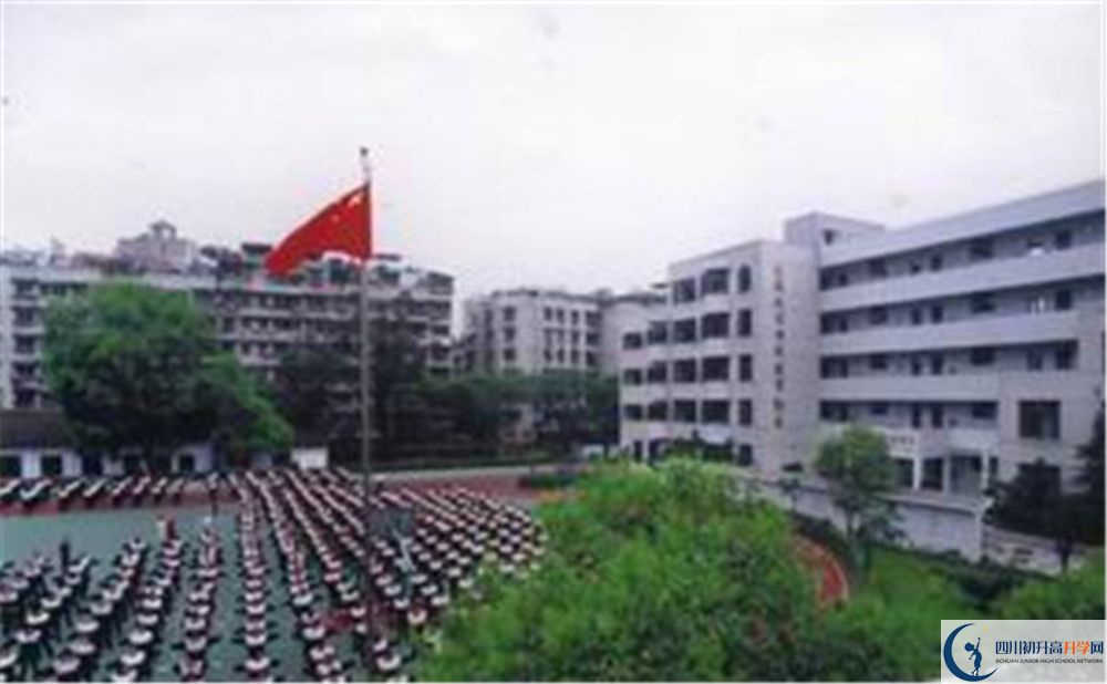 上成都市第十七中學(xué)的分?jǐn)?shù)線是多少？