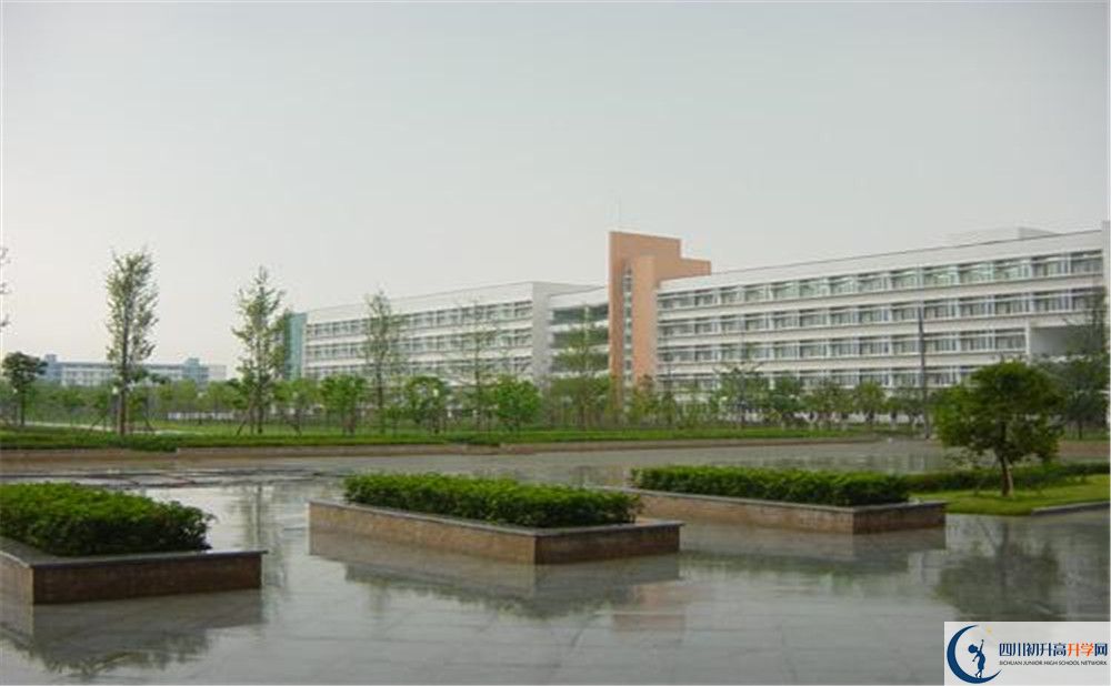 西南交通大學(xué)附屬中學(xué)的分數(shù)線是多少？
