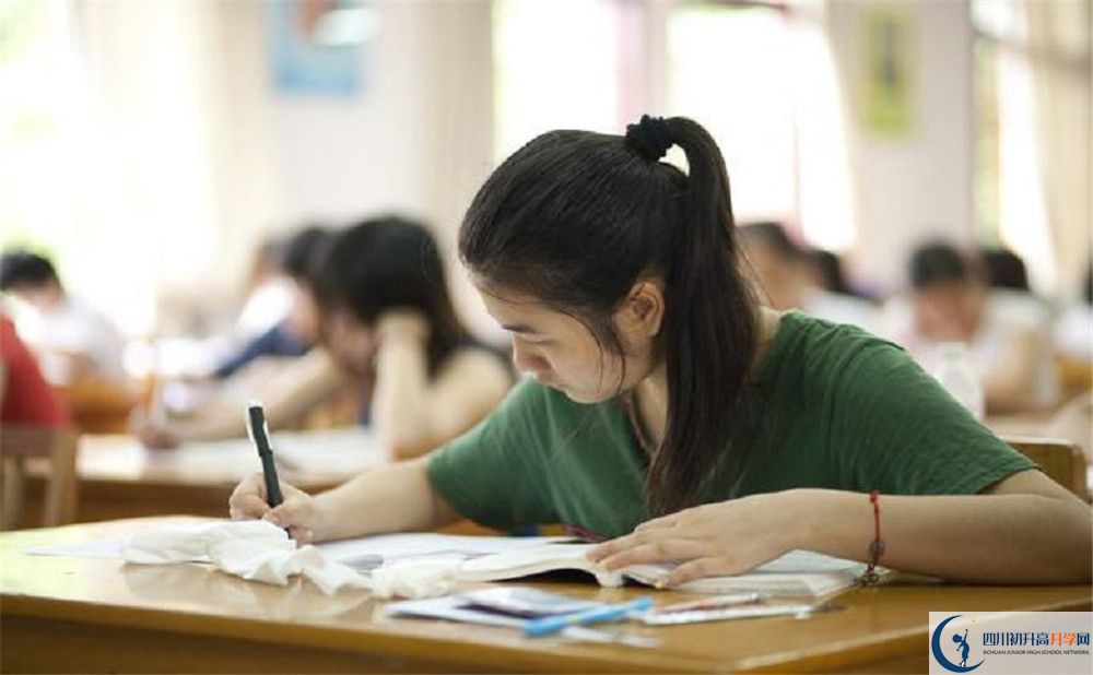 上仁壽華達(dá)高中的分?jǐn)?shù)線是多少？