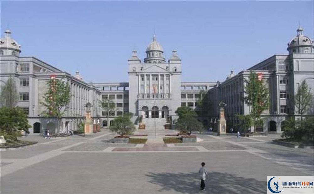 成都石室外國語學(xué)校的分數(shù)線數(shù)多少？