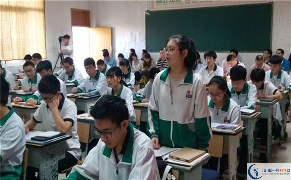 溫江二中的分?jǐn)?shù)線大概是多少？