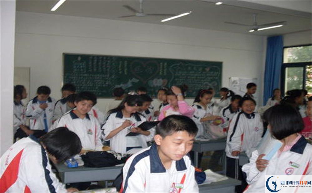 敖平中學(xué)2020年被清華北大錄取的學(xué)生有多少？