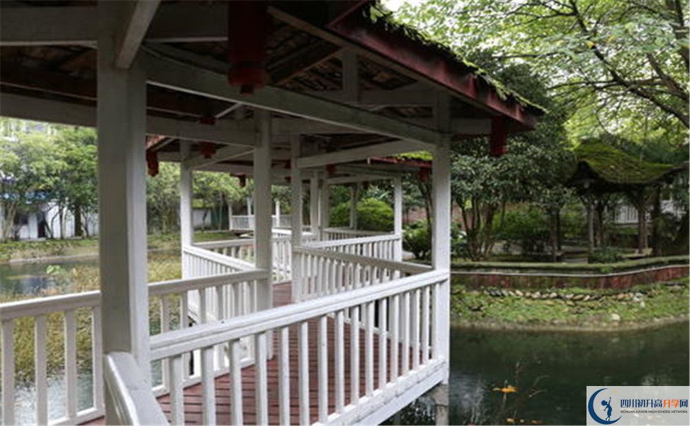 光亞學(xué)校住宿費(fèi)用是多少？