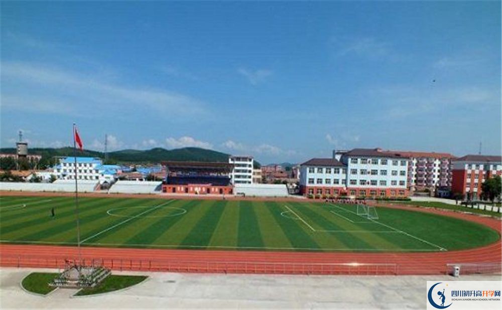 成都市華陽中學是重點中學嗎？