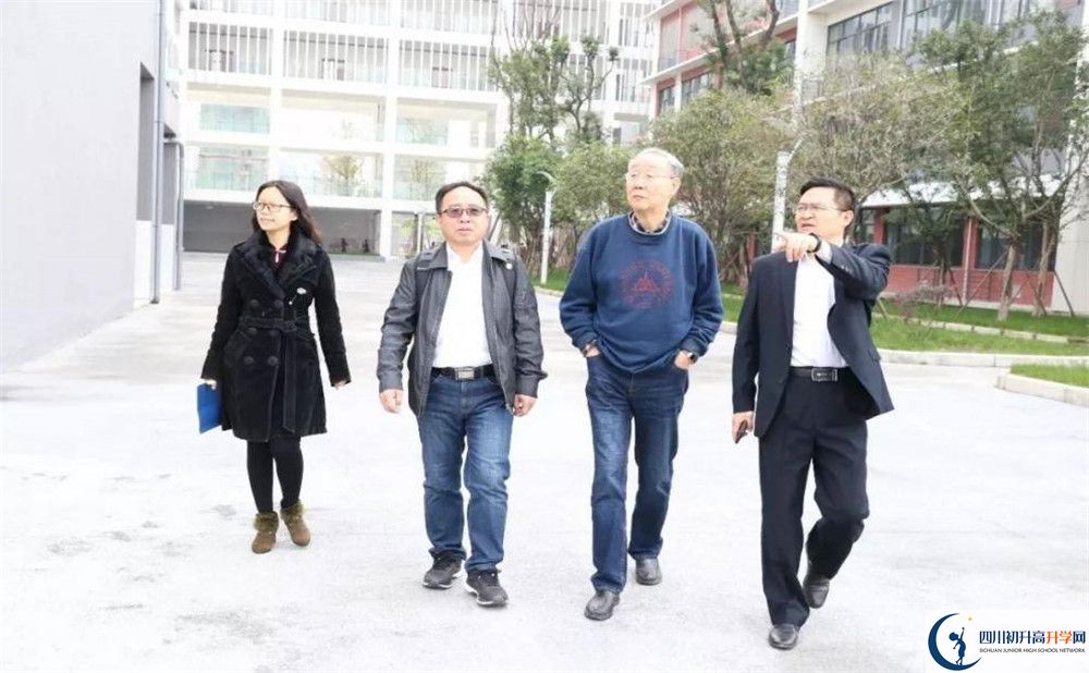 北二外成都附屬中學(xué)高中分班考試難嗎？