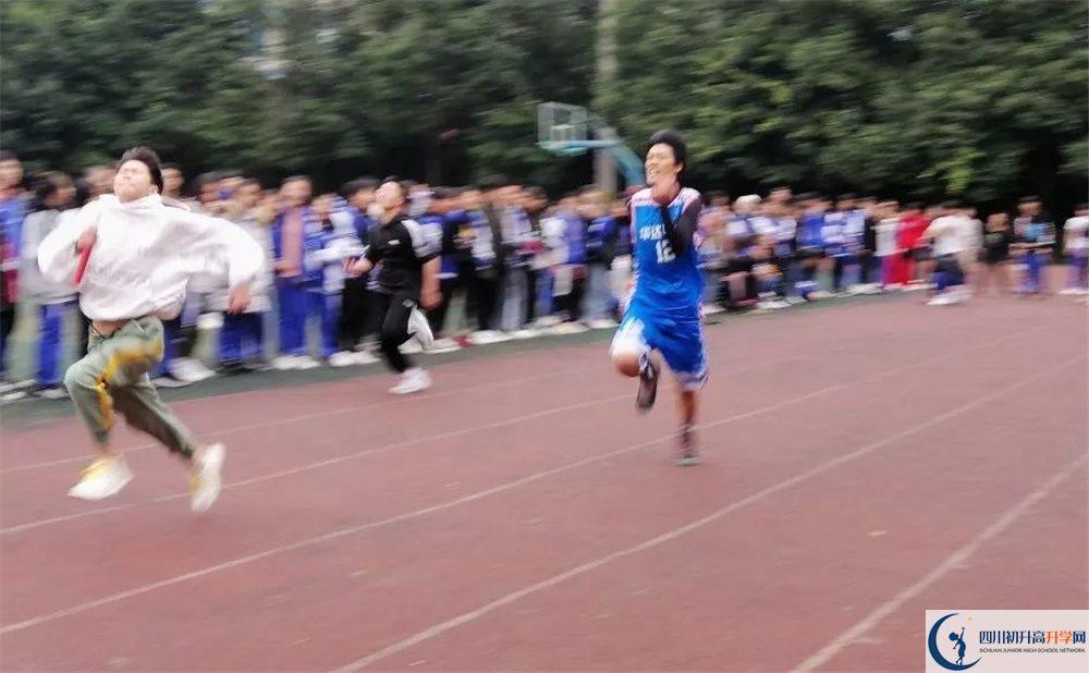 仁壽華達(dá)高中實(shí)驗(yàn)班學(xué)費(fèi)貴嗎？