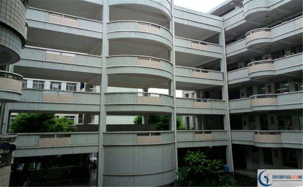 巴中中學(xué)2020年中考錄取分?jǐn)?shù)是多少？