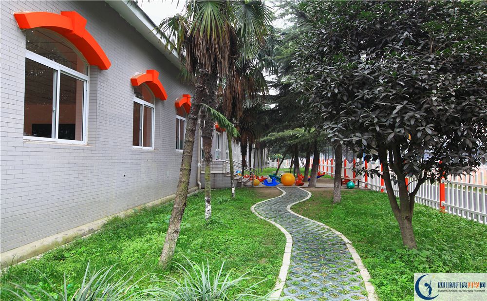 成都鹽道街外國(guó)語(yǔ)學(xué)校地址在哪？