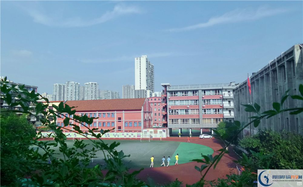 通錦中學校地址在哪里？